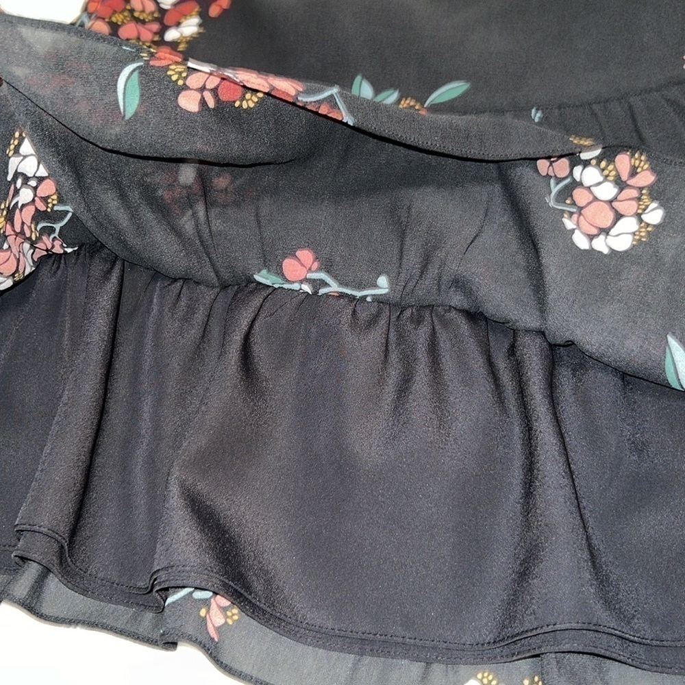 LOFT ruffled skirt - size 8 - Picture 6 of 10